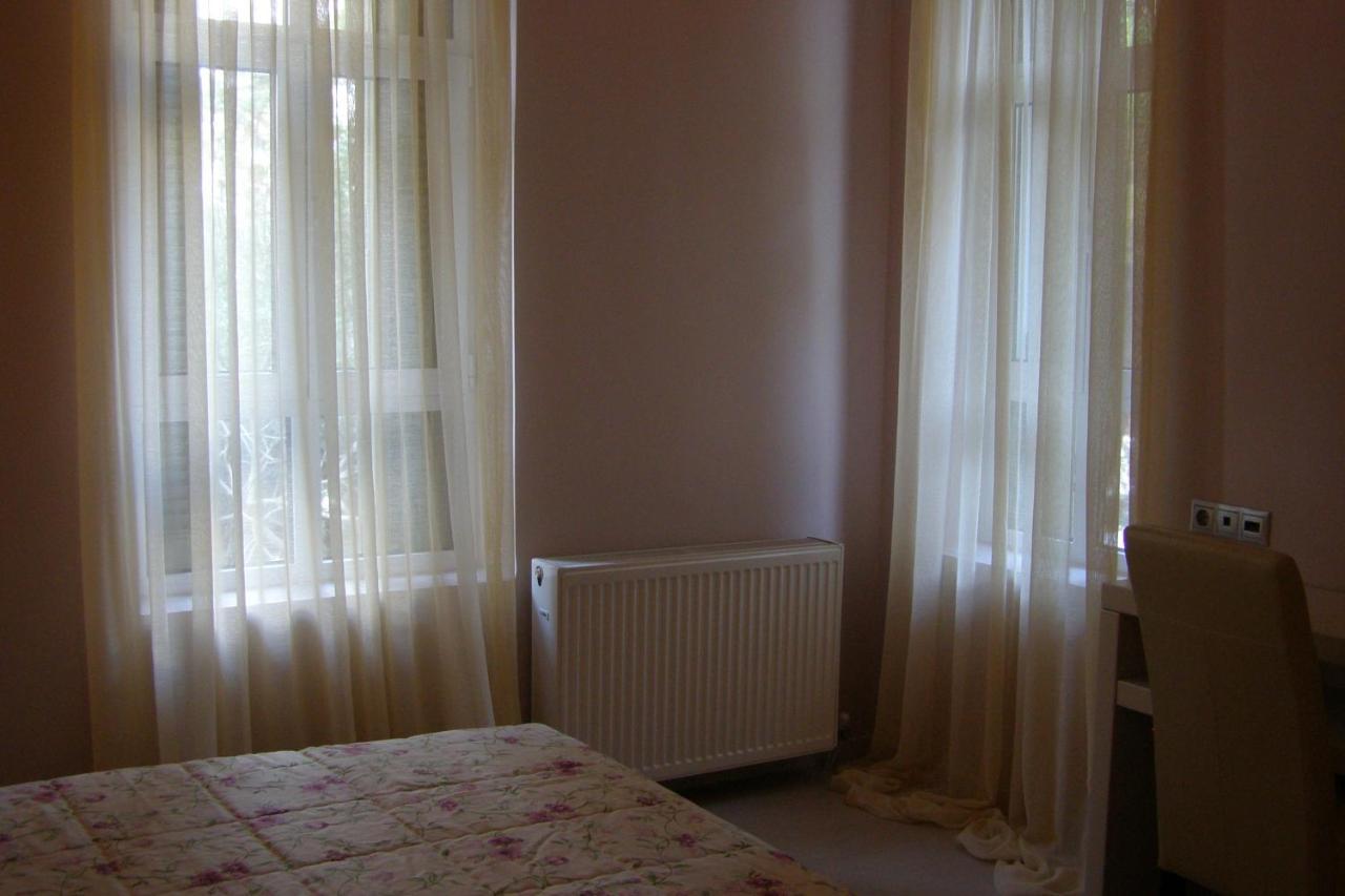 Room "Butterfly" In A Neoclassical House Καστοριά Εξωτερικό φωτογραφία
